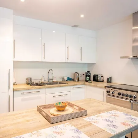 Apartman Charming With Pool 2br 4p - *